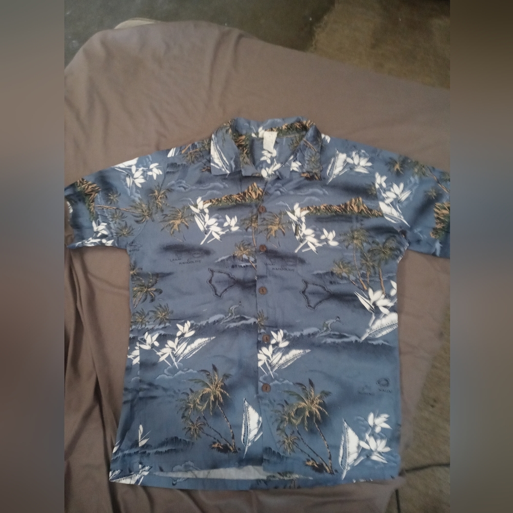 Palm Wave Hawaii/Men's Button Down Hawaiian Shirt/Size Medium